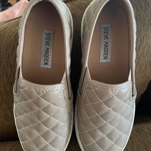 Steve Madden slip on shoes